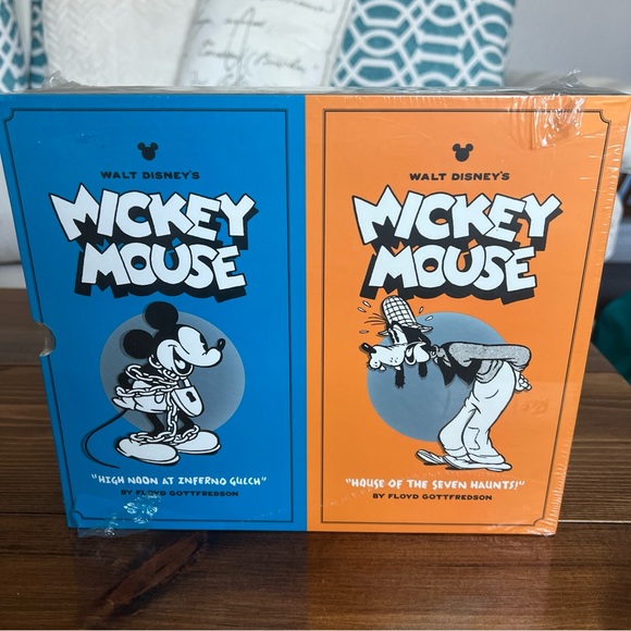 MICKEY MOUSE BY FLOYD GOTTFREDSON BOX* Walt Disney's Mickey Mouse
